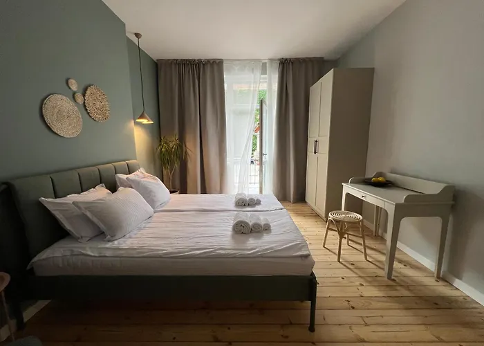 Vibes - Friends & Family *