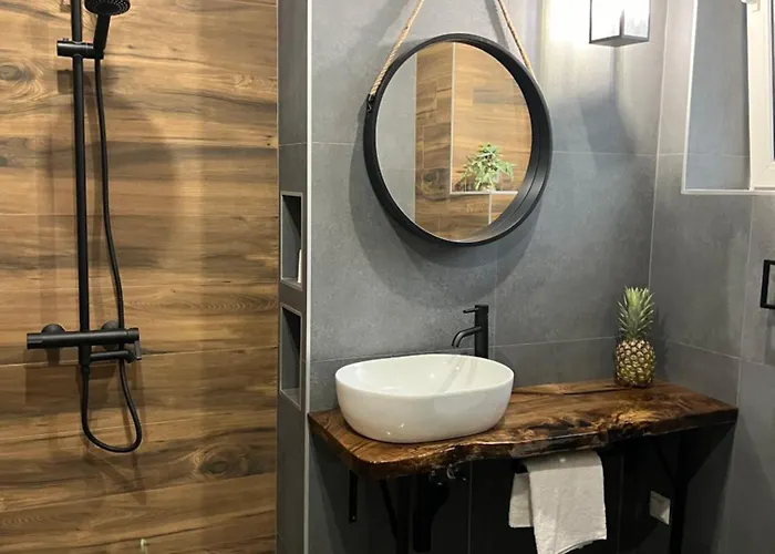 Vibes - Friends & Family Апартамент София