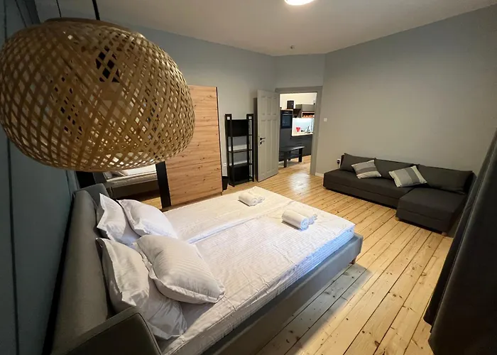 Vibes - Friends & Family