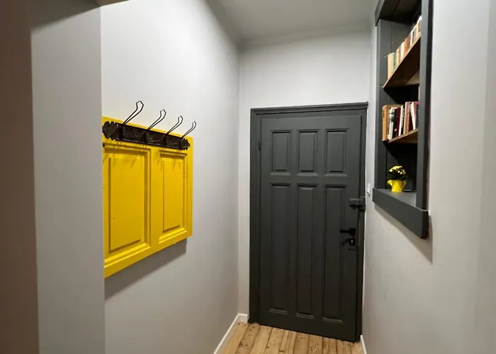 Vibes - Friends & Family София