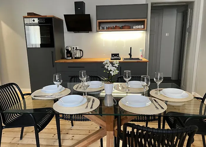 Vibes - Friends & Family סופיה