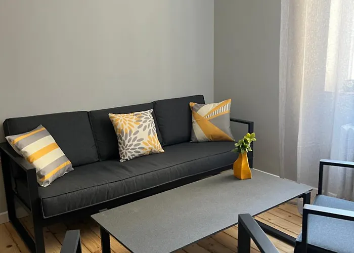 Vibes - Friends & Family Апартамент София