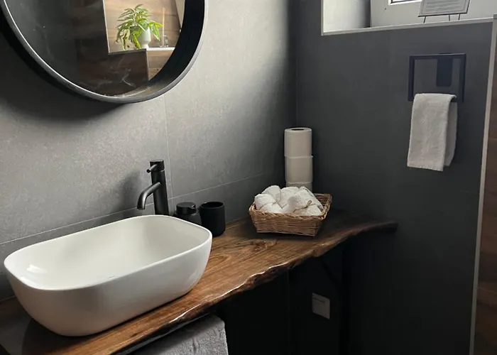 Vibes - Friends & Family Апартамент