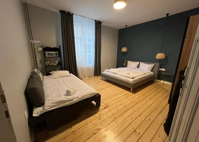 Vibes - Friends & Family סופיה