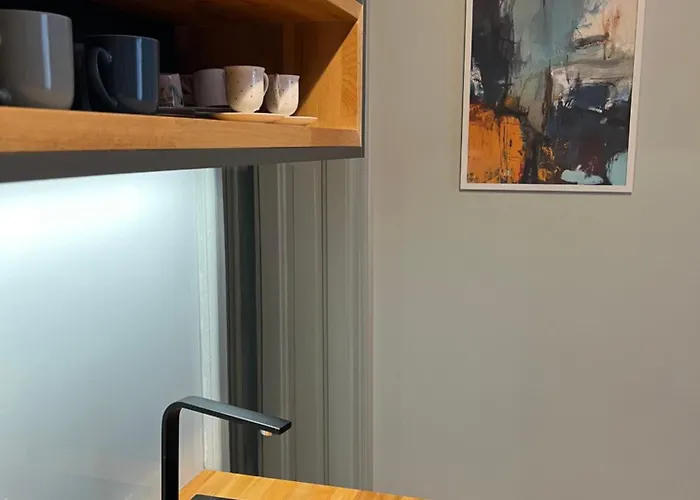 Vibes - Friends & Family Apartment *