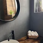 Apartment Vibes - Friends & Family *